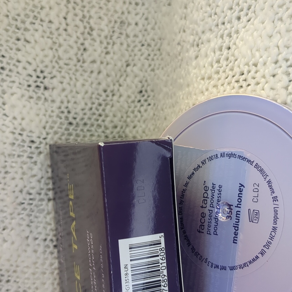 TARTE Face Tape Pressed Powder in 35H (Medium Honey), 8.3g/0.29oz - Picture 5 of 10